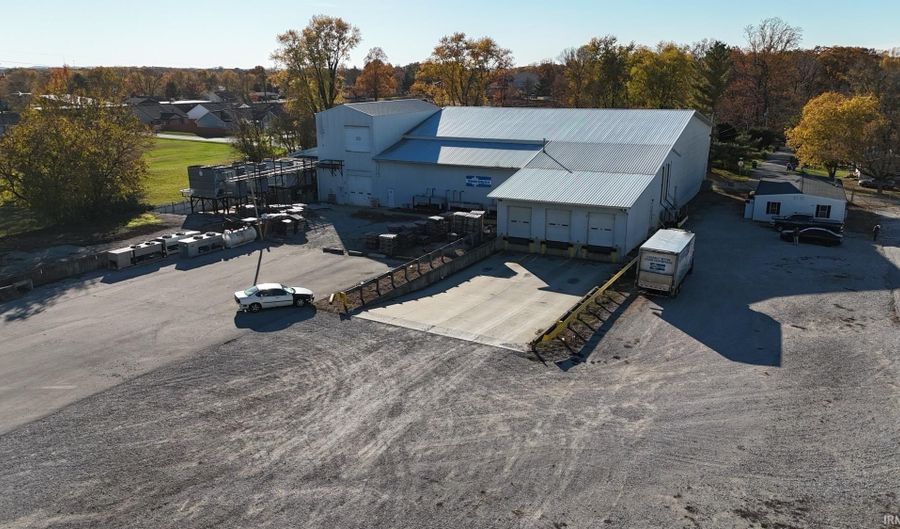 2404 U St, Bedford, IN 47421 - 0 Beds, 3 Bath