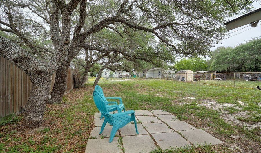 959 S 9th St, Aransas Pass, TX 78336 - 2 Beds, 1 Bath