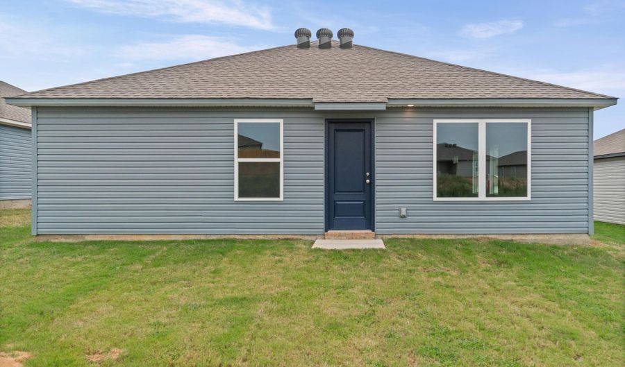 8056 Chesapeake Trl, Bauxite, AR 72011 - 3 Beds, 2 Bath