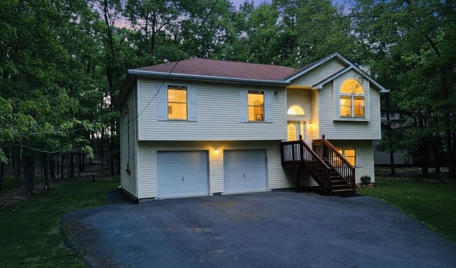 9 SYCAMORE Cir, Albrightsville, PA 18210 - 4 Beds, 2 Bath
