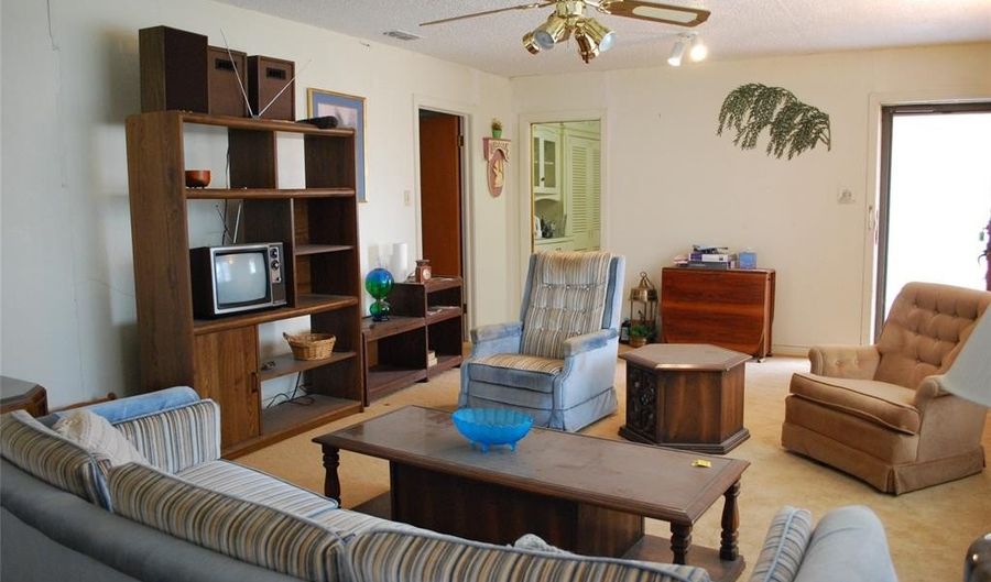 1720 Avenue K, Anson, TX 79501 - 2 Beds, 1 Bath