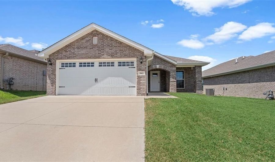 502 NW 62nd Ave, Bentonville, AR 72713 - 3 Beds, 2 Bath
