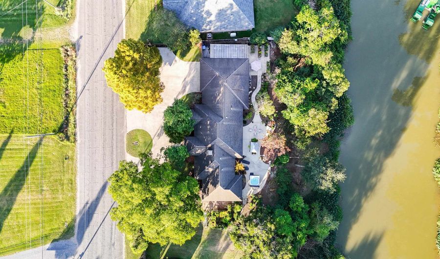 6996 Hwy 1, Belle Rose, LA 70341 - 3 Beds, 3 Bath