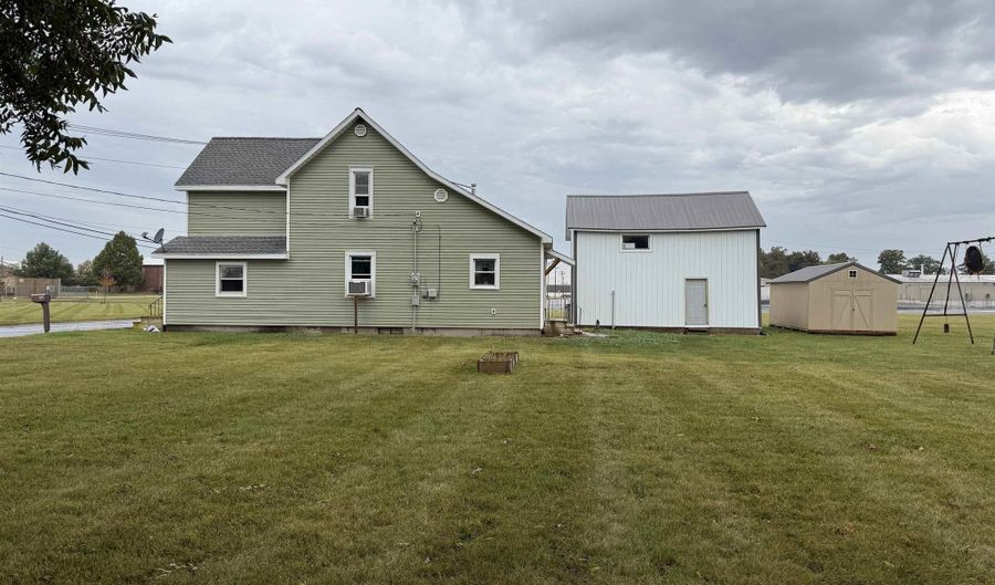 609 Welty St, Berne, IN 46711 - 3 Beds, 1 Bath