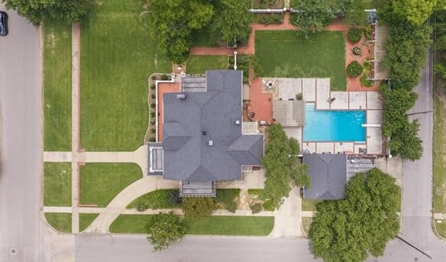 125 G St SW, Ardmore, OK 73401 - 4 Beds, 5 Bath
