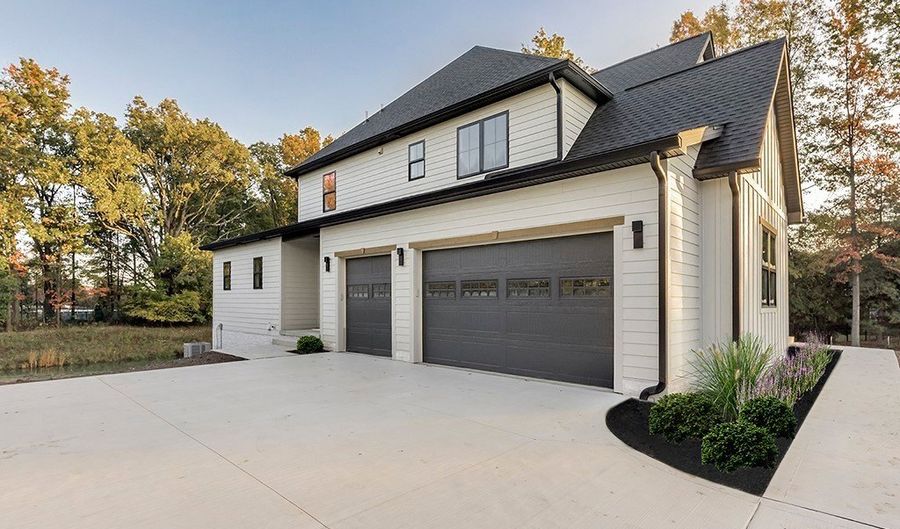 29549 N Hilltop Rd, Orange, OH 44022 - 5 Beds, 6 Bath