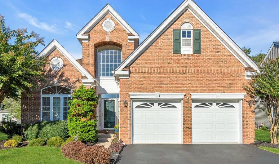 9 Hingham Ln, Barnegat, NJ 08005 - 3 Beds, 3 Bath