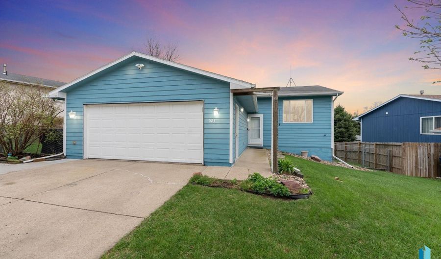 523 Kyle Ave, Baltic, SD 57003 - 4 Beds, 2 Bath