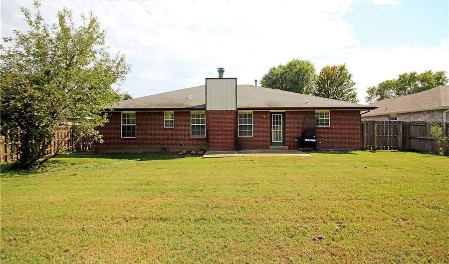 1205 22nd St, Bentonville, AR 72712 - 3 Beds, 2 Bath