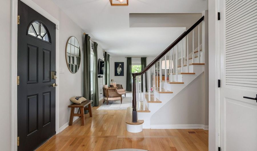 1615 S Kaspar Ave, Arlington Heights, IL 60005 - 4 Beds, 3 Bath