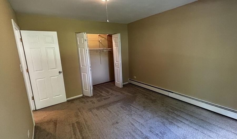 835 S Dwyer Ave A, Arlington Heights, IL 60005 - 2 Beds, 1 Bath