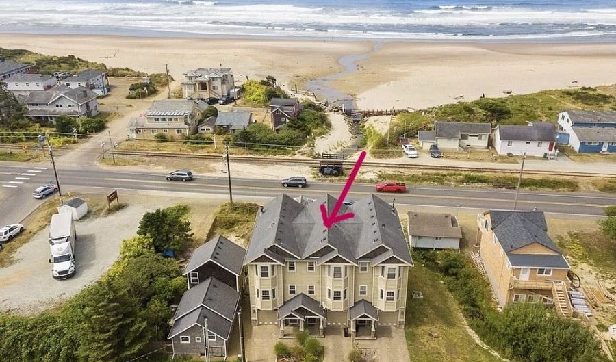 547 FRONT St, Rockaway Beach, OR 97136 - 3 Beds, 3 Bath
