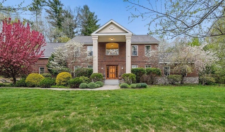 5 Millstone Ter, Bedford, NH 03110 - 4 Beds, 4 Bath