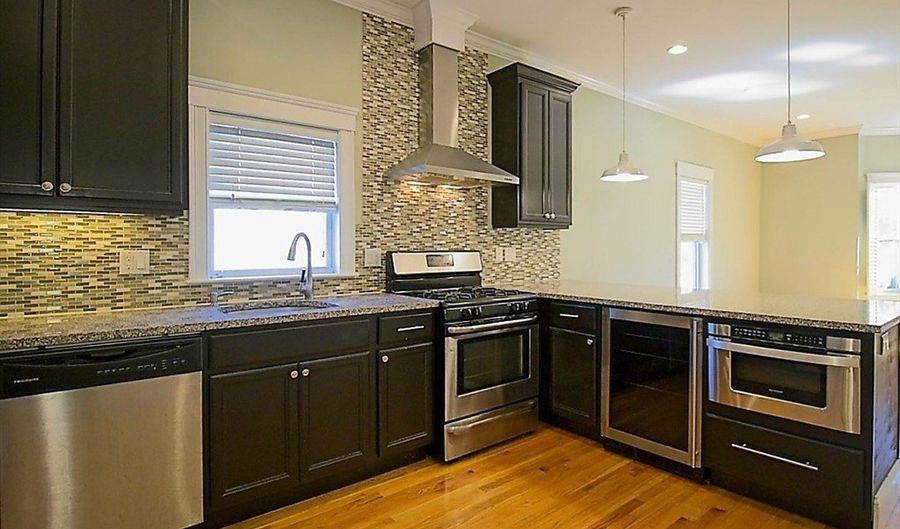 89 Decatur St 1, Arlington, MA 02474 - 2 Beds, 2 Bath