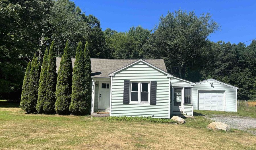 818 North St, Brandon, VT 05733 - 2 Beds, 1 Bath