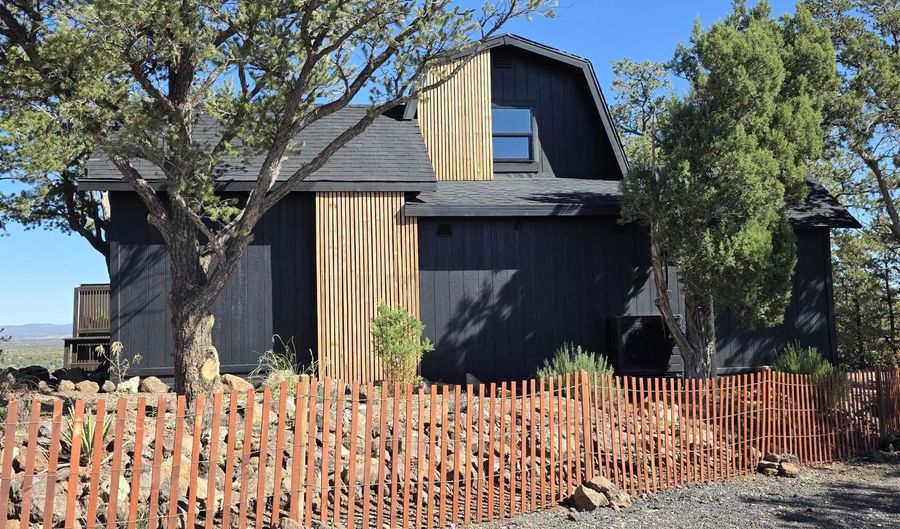 8200 W Rolling Ridge Rd, Ash Fork, AZ 86320 - 2 Beds, 2 Bath