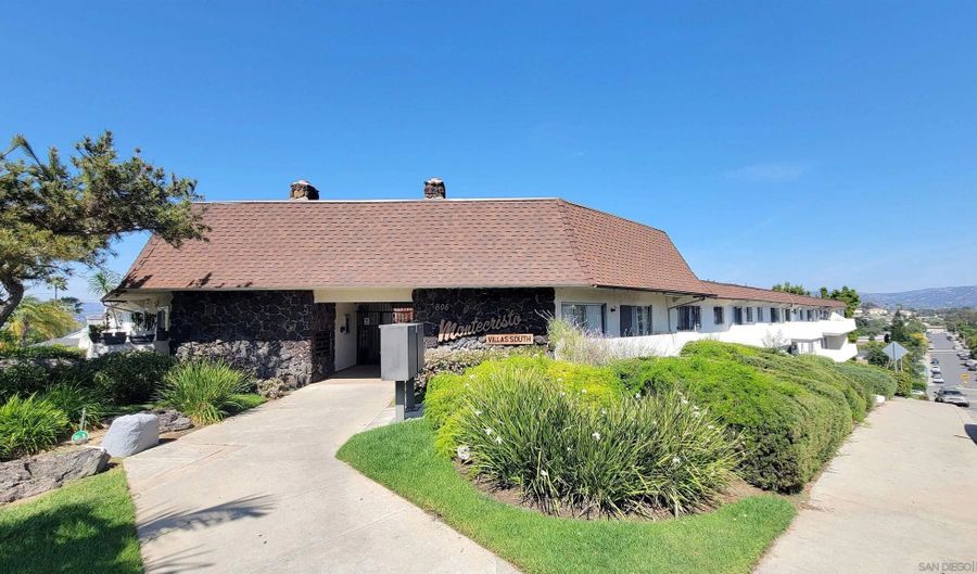 806 E 4Th 6, Escondido, CA 92025 - 2 Beds, 2 Bath