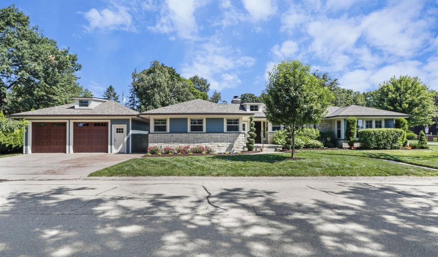 10 Roxbury Rd, Madison, WI 53704 - 3 Beds, 4 Bath