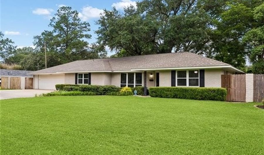 198 ALELLO Dr, Baton Rouge, LA 70806 - 3 Beds, 3 Bath