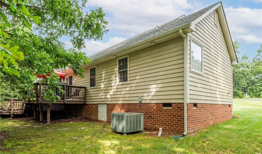 2222 Silver St, Aylett, VA 23009 - 3 Beds, 2 Bath