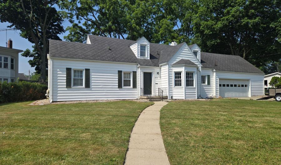 1115 W Maumee St, Adrian, MI 49221 - 4 Beds, 2 Bath