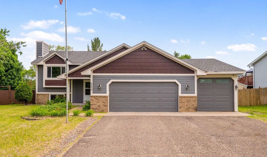 550 Mckinley St, Anoka, MN 55303 - 4 Beds, 2 Bath