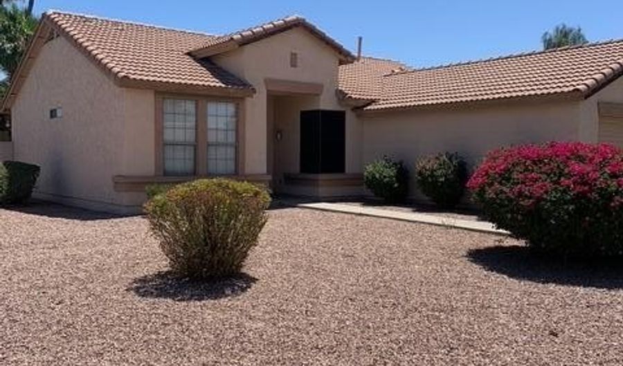 575 S NEWPORT St, Chandler, AZ 85225 - 3 Beds, 2 Bath