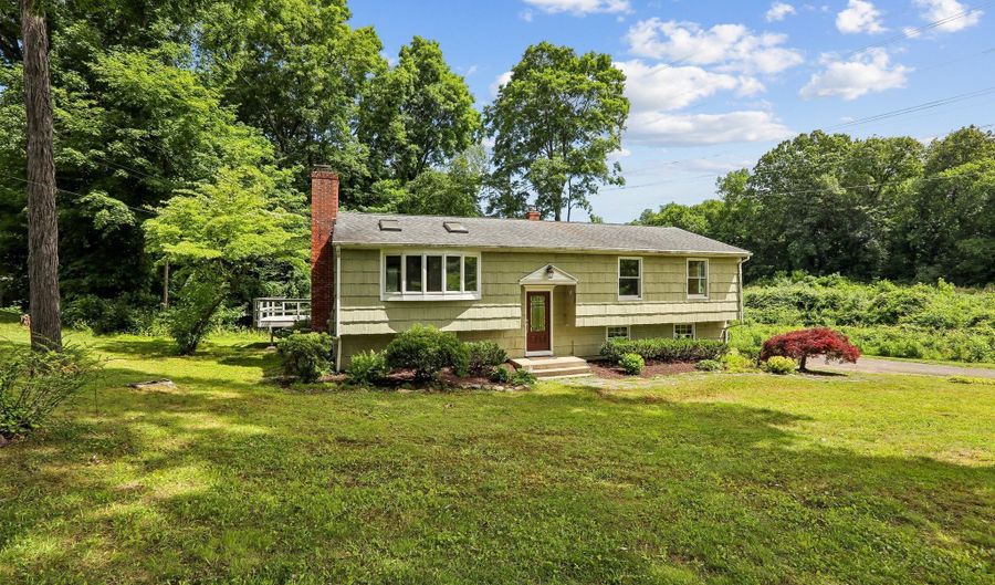 6 Sky Edge Ln, Bethel, CT 06801 - 3 Beds, 2 Bath