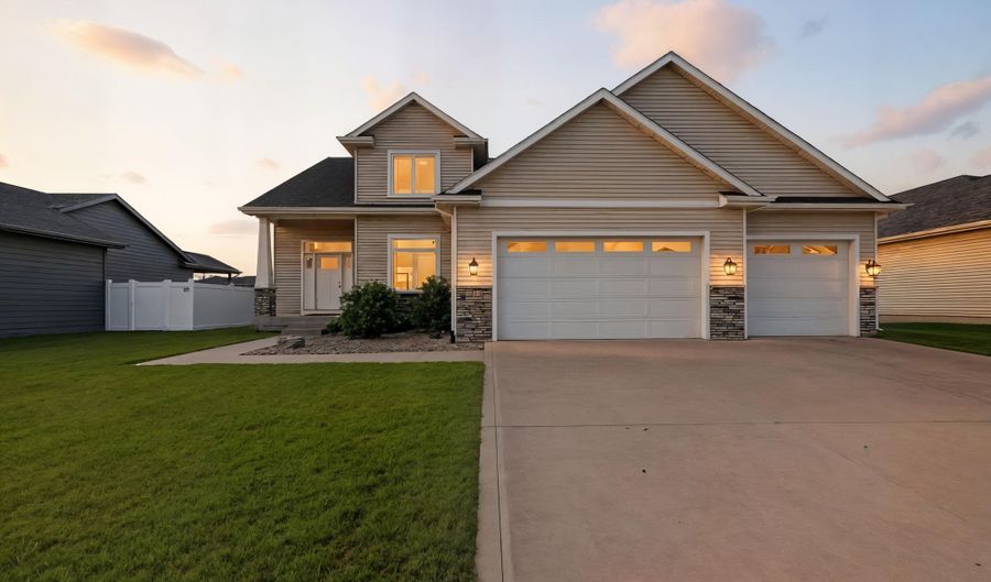 5314 Westfield Dr, Ames, IA 50014 - 3 Beds, 3 Bath