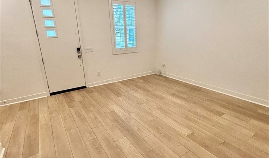 1669 W Lincoln Ave 104, Anaheim, CA 92801 - 3 Beds, 3 Bath