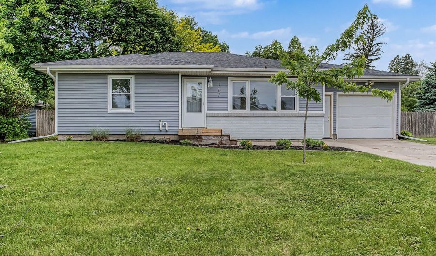 307 Dotson Dr, Ames, IA 50014 - 2 Beds, 2 Bath