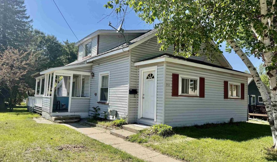 711 Francisco Ave, Alma, MI 48801 - 4 Beds, 1 Bath
