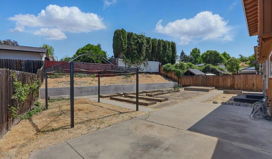 305 Granite Cir, Antioch, CA 94509 - 4 Beds, 2 Bath