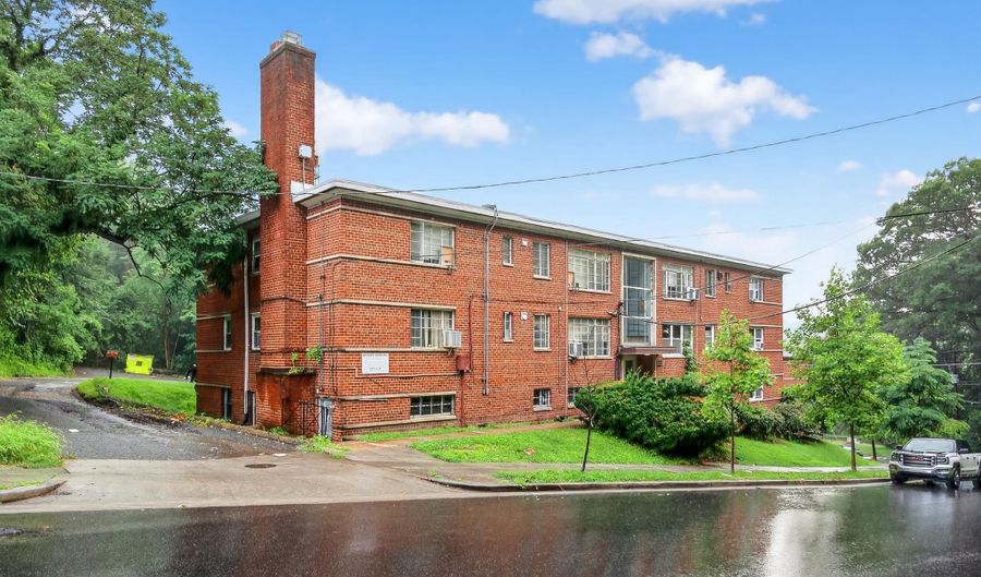 2321 ALTAMONT Pl SE 103, Washington, DC 20020 - 3 Beds, 2 Bath