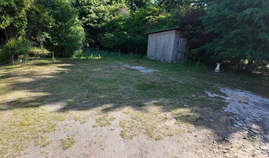 228 Academy St, Americus, GA 31709 - 3 Beds, 2 Bath