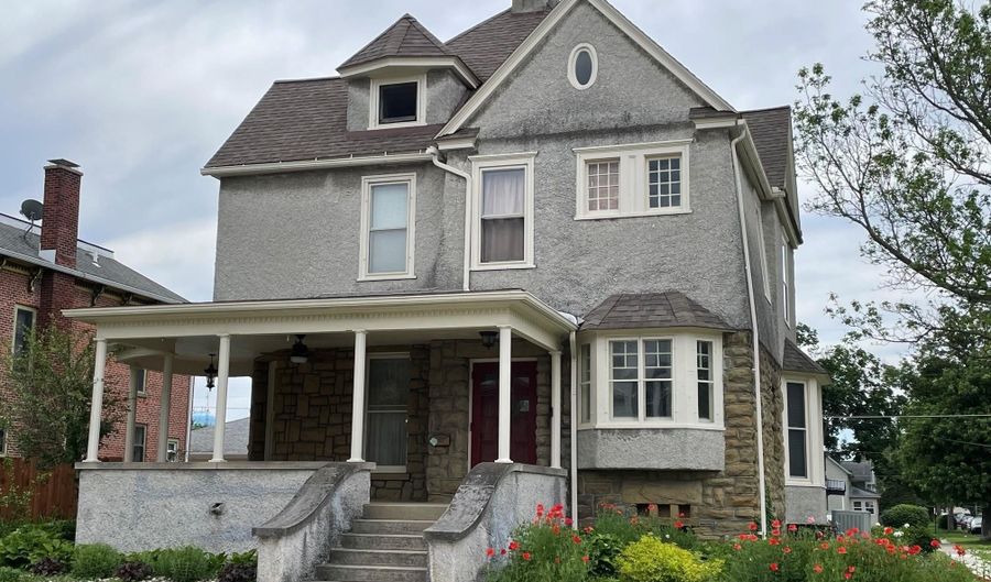 307 N Van Buren St, Auburn, IN 46706 - 5 Beds, 4 Bath