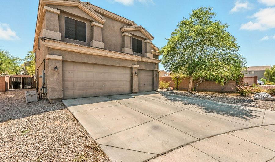 12355 W HAZELWOOD St, Avondale, AZ 85392 - 6 Beds, 4 Bath