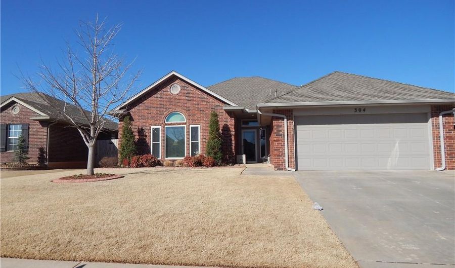 304 Morningside Dr, Yukon, OK 73099 - 3 Beds, 2 Bath