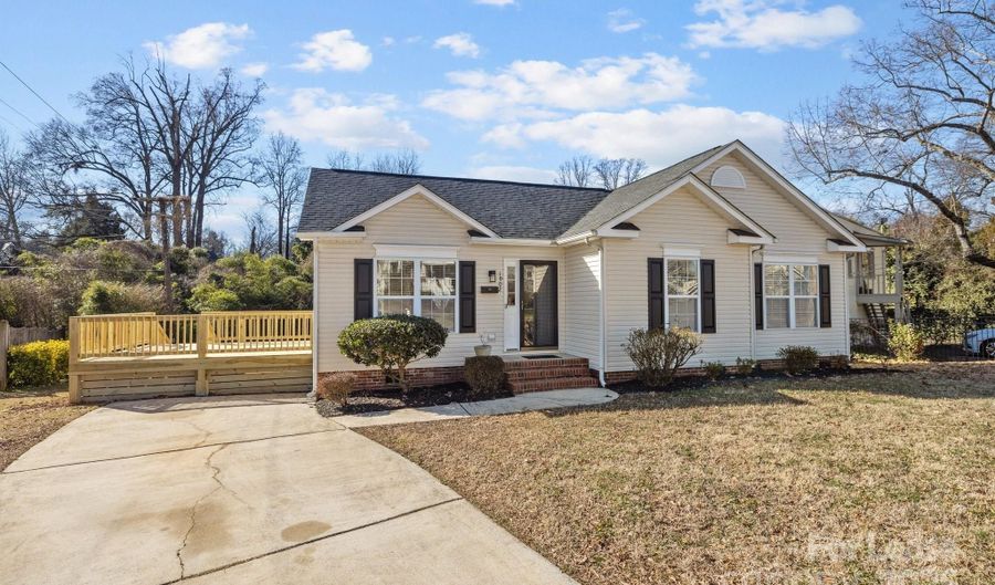 1902 Baxter St, Charlotte, NC 28204 - 3 Beds, 2 Bath