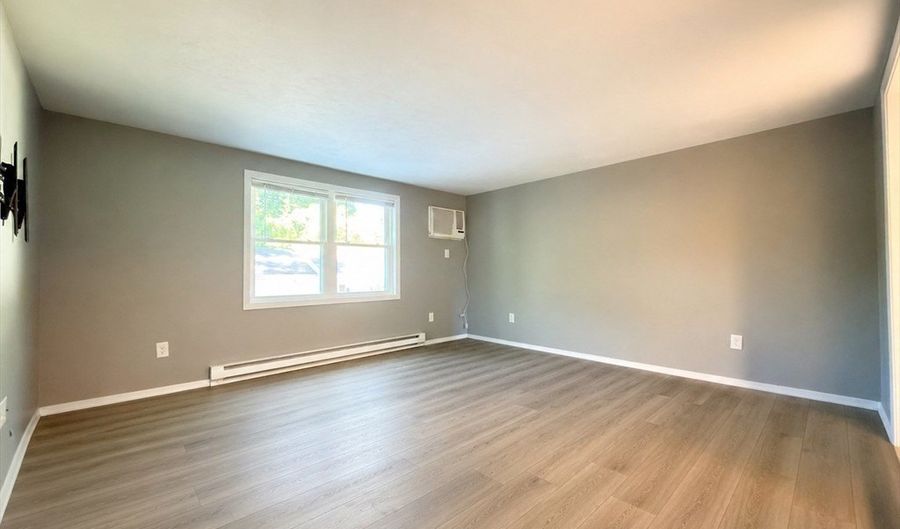 1 Annaberry Ln 1A, Auburn, MA 01501 - 2 Beds, 1 Bath
