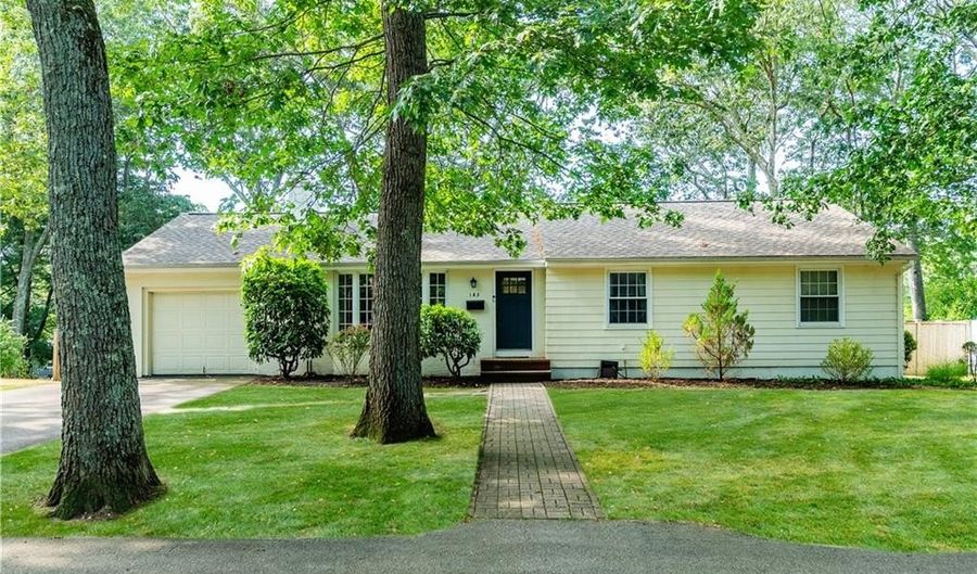 185 Brookhaven Rd, North Kingstown, RI 02852 - 3 Beds, 2 Bath