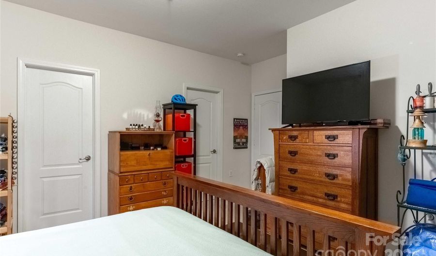 332 Appeldoorn Cir, Asheville, NC 28803 - 3 Beds, 2 Bath
