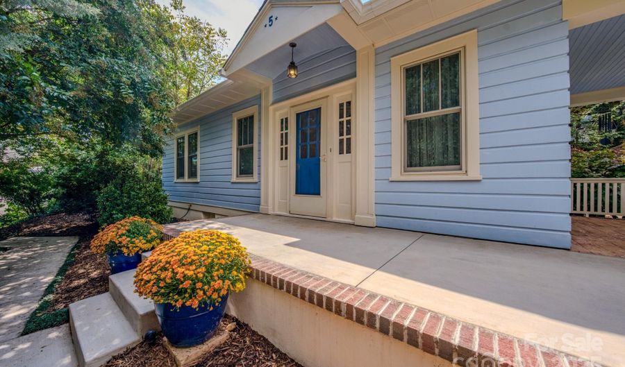 5 Camden Ave, Asheville, NC 28804 - 2 Beds, 1 Bath