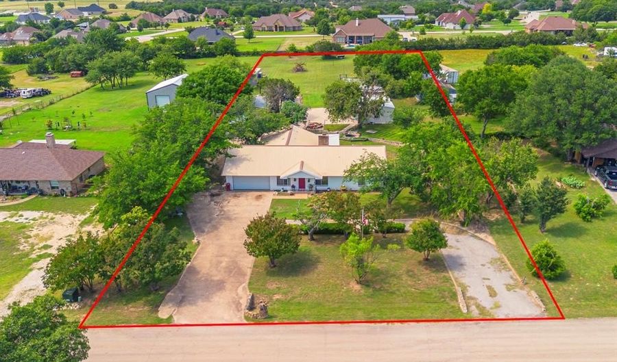 1978 Hill Top Cir, Weatherford, TX 76085 - 4 Beds, 3 Bath
