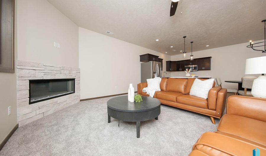 2425 E Caolinn Pl, Brandon, SD 57005 - 3 Beds, 3 Bath