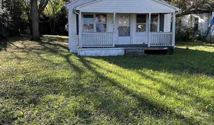 203 Olive St, Bennettsville, SC 29512 - 2 Beds, 1 Bath