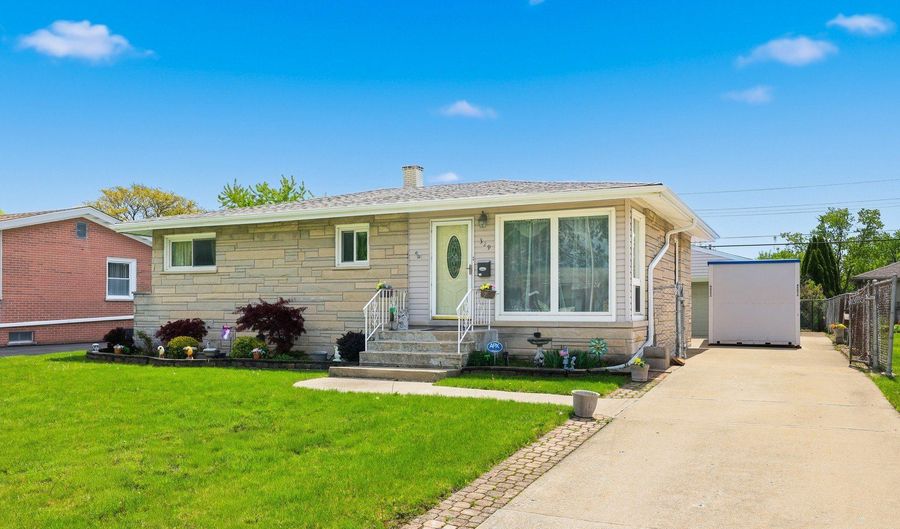 329 E Myrick Ave, Addison, IL 60101 - 4 Beds, 3 Bath