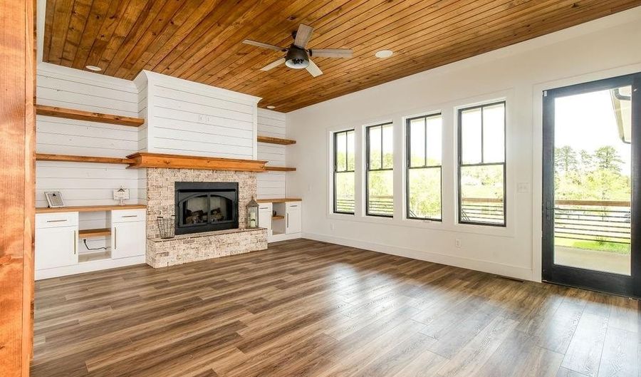 2596 Pisgah Church Rd, Asheboro, NC 27205 - 3 Beds, 5 Bath