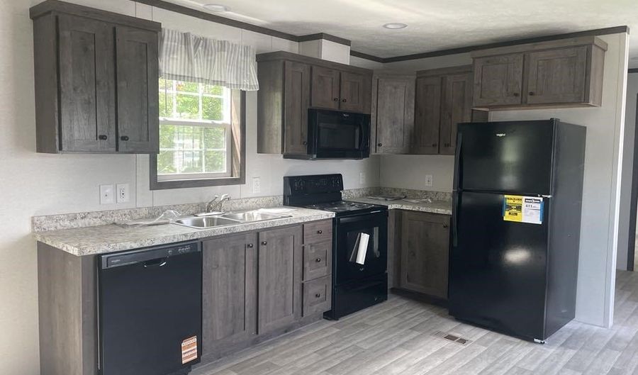 54 Bennington Dr, Berlin, VT 05602 - 3 Beds, 2 Bath