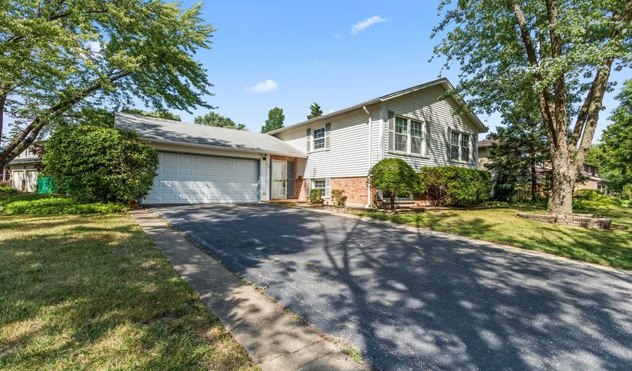 214 W Hintz Rd, Arlington Heights, IL 60004 - 4 Beds, 2 Bath